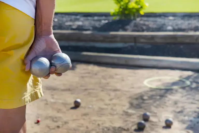 Terrain de pétanque — Le Balcon des Écrins à Réallon