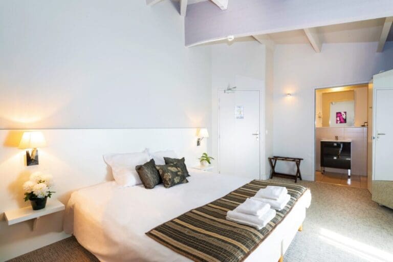 Accommodation – Domaine de Sainte-Croix