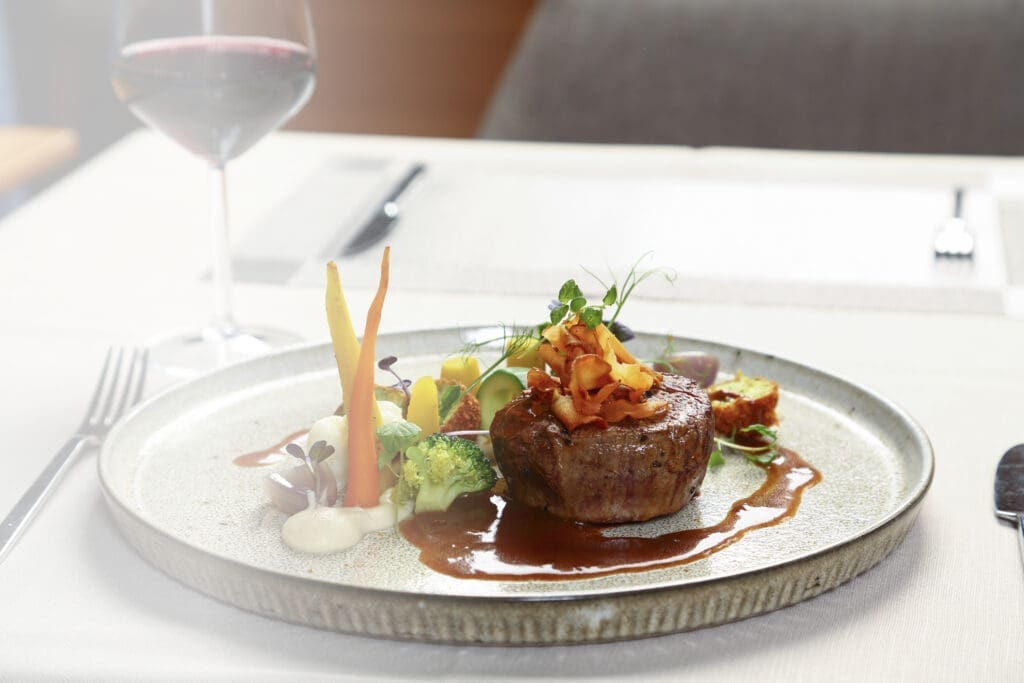 Gastronomy and wine, themed stays – Domaine de Sainte-Croix