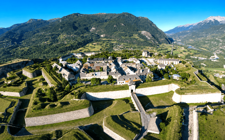 Visite Forteresse de Mont Dauphin — Balades découverte