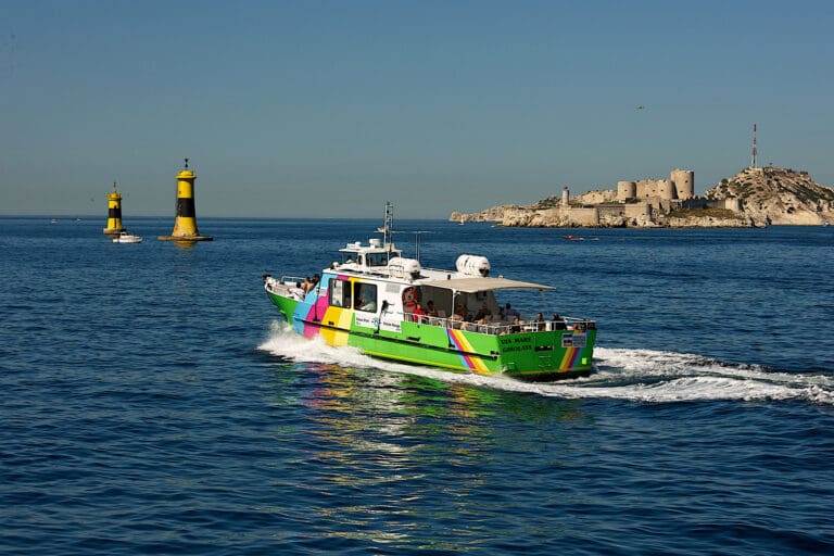 Maritime shuttle bus, Marseille, France — Balades découverte