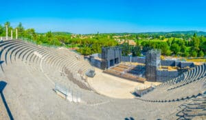 Ancient amphitheatre in Vaison-la-Romaine, France – Discovery walks